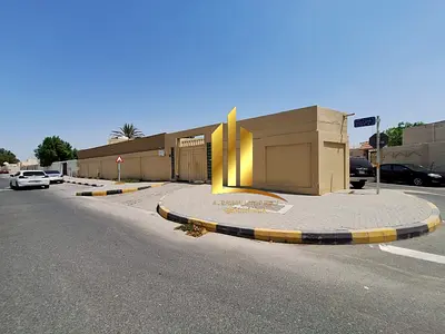 للبيع بيت في الرملة – الشارقة_المساحة: 7,400 قدم مربع