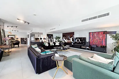 Fully Upgraded | High Floor|Corner Duplex