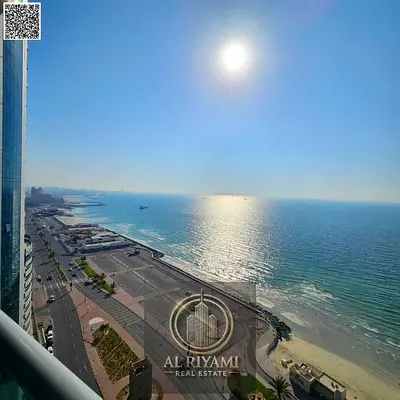 دوبلكس فاخر بإطلالة بحرية تخطف الأنفاس 🌊