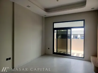 Vacant 1BHK | Balcony | 2 Washrooms | Pool & Gym