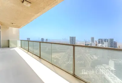 High Floor|Closed Kitchen |Well Maintained| Vacant