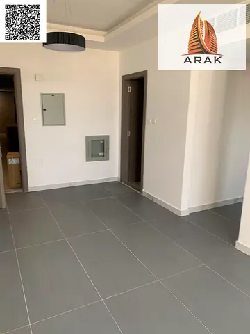 شقة للإيجار غرفتين وصالة في الجرف 3 فرصة رائعة للسكن في منطقة الجرف 3، إحدى المناطق الحيوية والقريبة من جميع الخدمات الأساسية، مناسبة للعائلات الباحثة