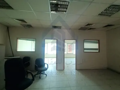 مكاتب جاهزة للايجار علي الشارع الرئيسي بالمنطقة الصناعية الثانية | مطبخ + حمام + مواقف