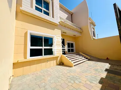 Nice, clean 6-bed villa for rent in Khalifa city