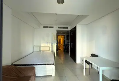 Furnished Studio Flat near Metro