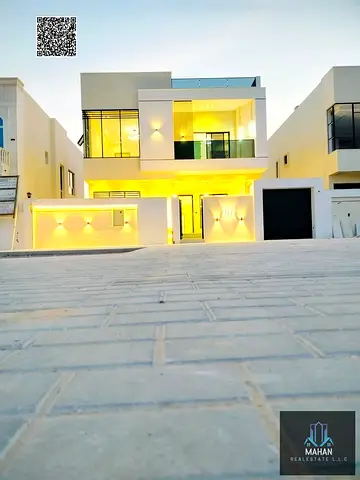 Ground floor, first floor, and roof villa with a 25-meter external setback, custom finishing, central air conditioning.