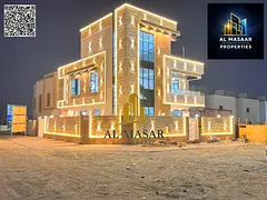 Corner villa, two floors and a rooftop with a private pool, close to the mosque. Price includes elec