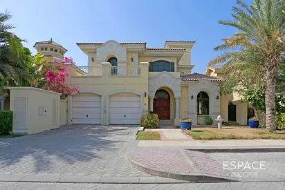Atlantis VIew | Vacant | Luxury Villa