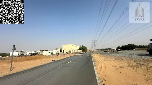 للبيع ارض سكني تجاري في امارة عجمان منطقة الحليو 2 علي شارع الزبير مباشرة شارعين امامي وخلفي  الارض تقع علي مساحة 300 متر مربع /3232 قدم مربع  تصريخ ب
