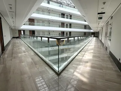 Semi Fitted office - Raised flooring and open ceiling