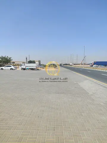 للبيع قطعة ارض في مدينة الامارات الصناعية الصجعه الصناعيه موقع ممتاز جدا في قلب السكراب مساحه 17070 قدم