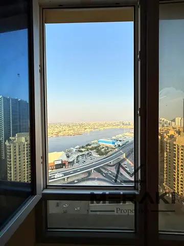 Luxury 2 Bedroom Apartment with Creek View in Horizon Towers