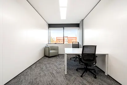 Office space for rent for 2 persons in Dubai, Central Plaza