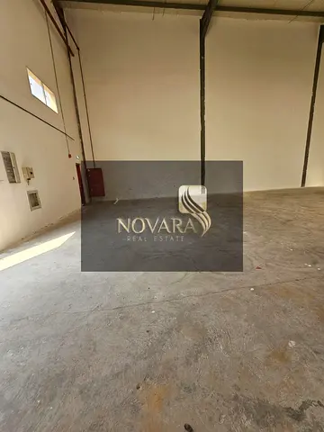 Ready warehouse for annual rent, 4000 sq ft, in a new complex in a prime location in Umm Al Quwain, directly on Mohammed Bin Zayed Road