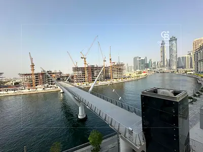 Vacant | Canal View | Closed Kitchen