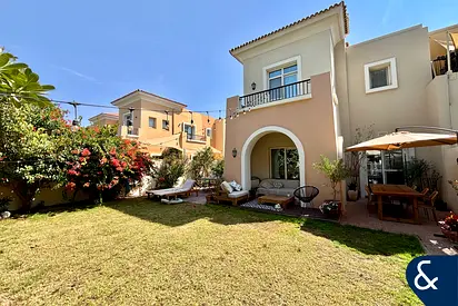 Backing The Pool | Type 2E | Large Plot