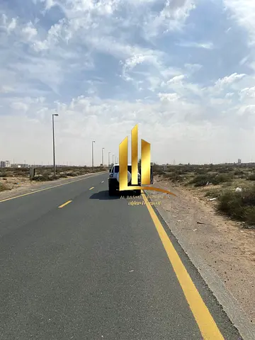 ارض للبيع في الصجعه الصناعيه الجليل 20,000 قدم تملك حر لجميع الجنسيات جاهزه للنباء شارع عام 36