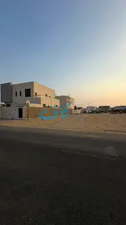 Residential land for sale in Al-Hawshi, area of 10,000 square feet