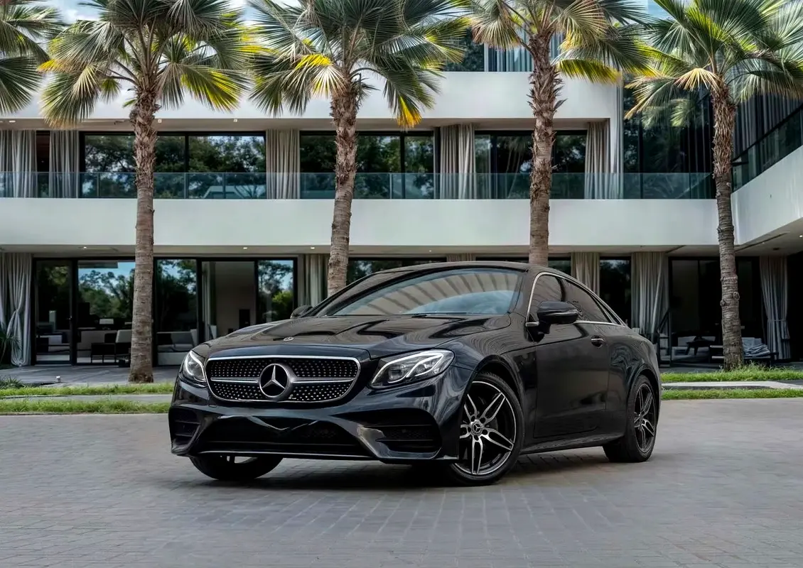 Mercedes-Benz E-Class 2019 — photo 1 of 6