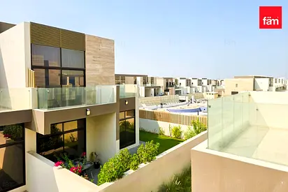 Luxurious 3 beds + maid partial Pool view