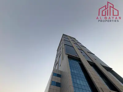 🏢 مكتب كامل الطابق للإيجار – برج الاتحاد، النخيل | رأس الخيمة