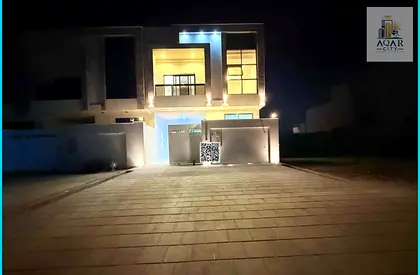 *فيلا تاون هاوس للبيع في الحليو* شامل رسوم التسجيل نقدم لكم فرصة امتلاك فيلا تاون هاوس فاخرة في الحليو، تتميز بموقعها المتميز وقريبة من جميع الخدمات