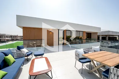 🏡 للبيع: فيلا مستقلة فاخرة في "جاردن سيتي" - الشارقة جاهزة للسكن الفوري | خصوصية تامة وتصميم عصري فسيح!