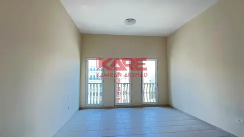 XL 2bd Room For Sale Close to Metro With Laundry