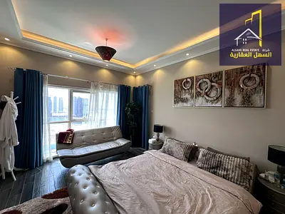 Te koop: 'n woonstel met 'n volledige see-uitsig, insluitend meubels, in die Khan-gebied.