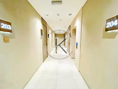 Luxury like new 1bedroom with 2washroom with wardrobe with Lountry room