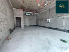 High Exposure | Main road outlet | Multiple Options