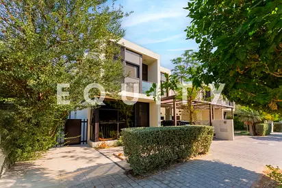 V2 | Corner Plot | Park Backing | Ready to Move