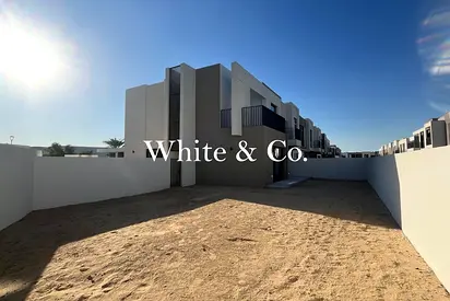 Huge Plot | Vacant | Opposite Amenities