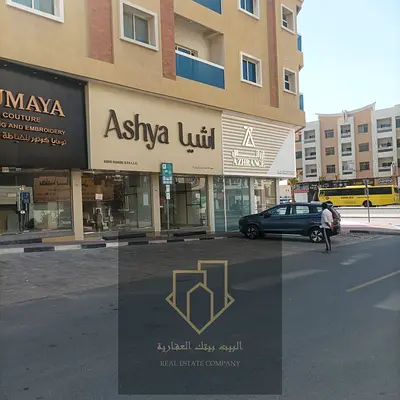 فرصة مميزة لاستئجار محلين تجاريين بموقع حيوي مناسب لمختلف الأنشطة التجارية.