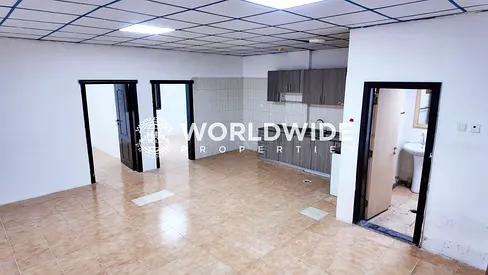 شقة سكنية للموظفين مكونة من غرفتي نوم وصالة | المنطقة الصناعية الجرف 1 - عجمان
