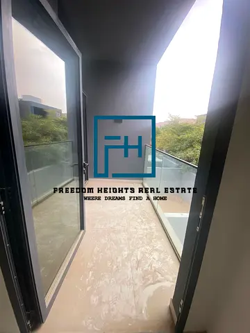 4 bedrooms townhouse available for sale in Robinia.