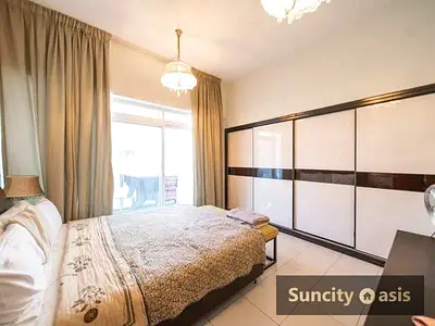 Spacious 2 BR Unit | 3 Bathrooms| Unfurnished