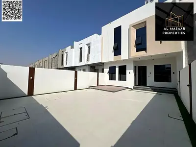 فيلا بسعر شامل رسوم التسجيل والتملك على الشارع الرئيسي جاهزة للسكن في أرقى مناطق عجمان تملك حر
