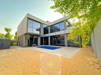 فيلا فاخرة من 4 غرف نوم مع مسبح - جديدة تمامًا - دفعة أولى 20٪ - منزل ذكي