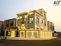 For sale, a corner villa on the corner of two streets, two floors and a roof, 7 master rooms, close