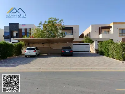فرصة ممتازة لتملك فيلا بموقع حيوي وهادئ في منطقة المويهات 1، إحدى المناطق السكنية المميزة في عجمان. تقع الفيلا خلف نيستو هايبر ماركت