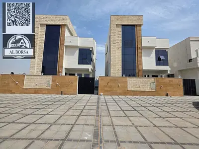 للبيع فيلا بالحليو2 مكونه من ارضي واول وروف خمس غرف +مجلس وصاله وغرفة خادمه ومسبح