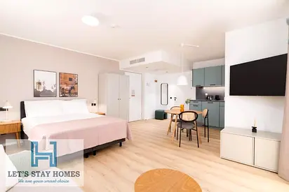 Luxury Redefined | Near Metro Station | Pool | Fully Equipped Gym | Housekeeping | Free Parking | 24/7 Concierge I Free Cleaning