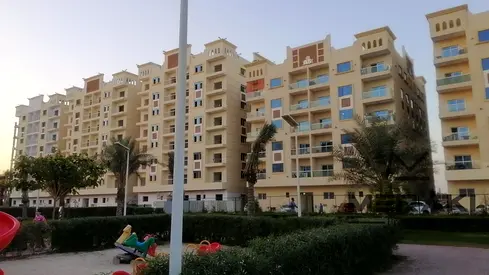 غرفتين وصالة دفعة اولى 40.000 درهم + تملك حر جميع الجنسيات