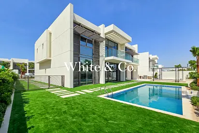 Contemporary | Landscaped | Vacant Now