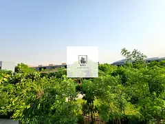 Specious 4br townhouse in forest community