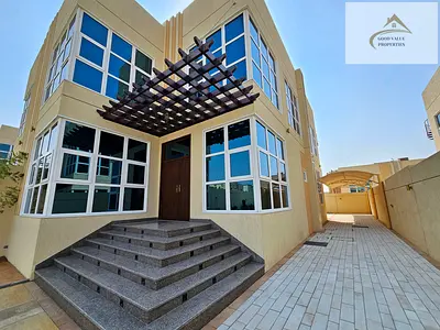 Spacious 4 Bhk villa with big green garden