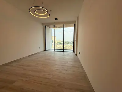 Brand New - Modern Spacious Unit - Prime Location