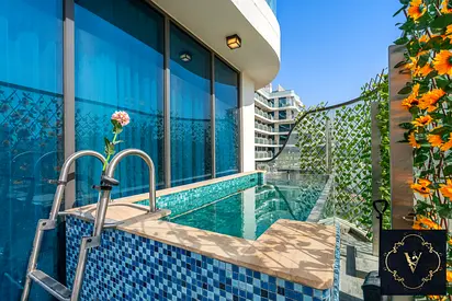 Luxury 2-Bedroom with Private Balcony Pool – Samana Park Views, Arjan
