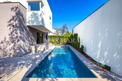 Ultra-Modern 5BR Independent Villa | Private Pool